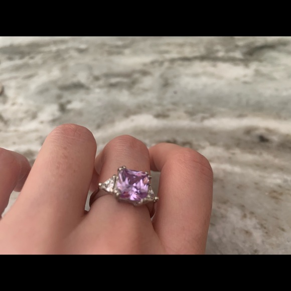 🦋Light purple cubic zirconia ring - Picture 8 of 11